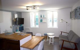 Cosy Apartment In The Center Of La Flotte
