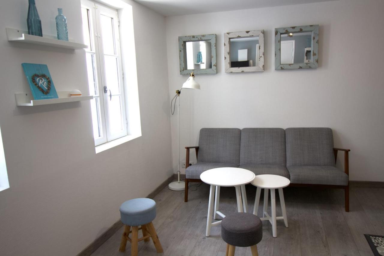 Cosy Apartment In The Center Of La Flotte Exterior photo